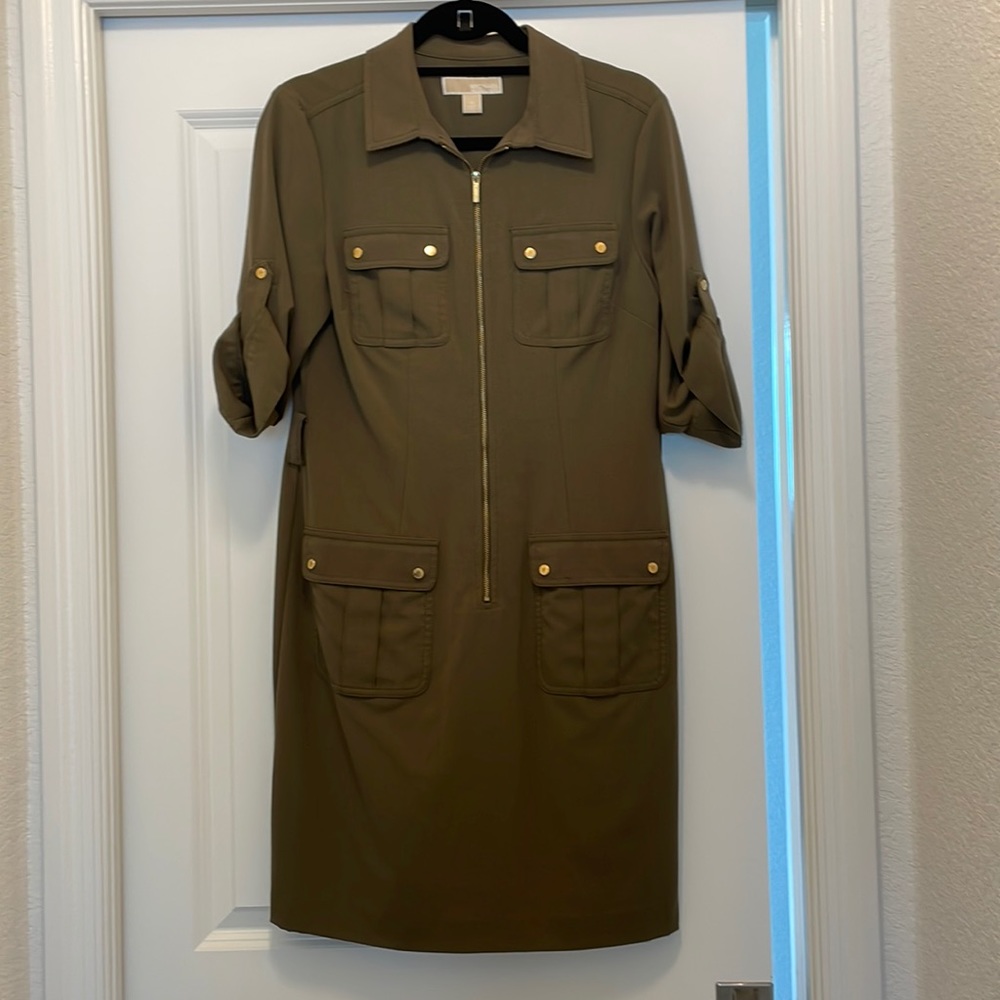 Great condition barely worn.